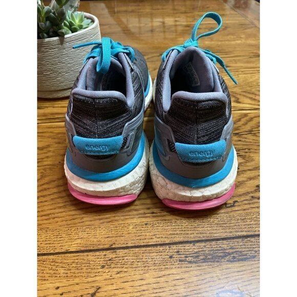 Athletic_Shoes